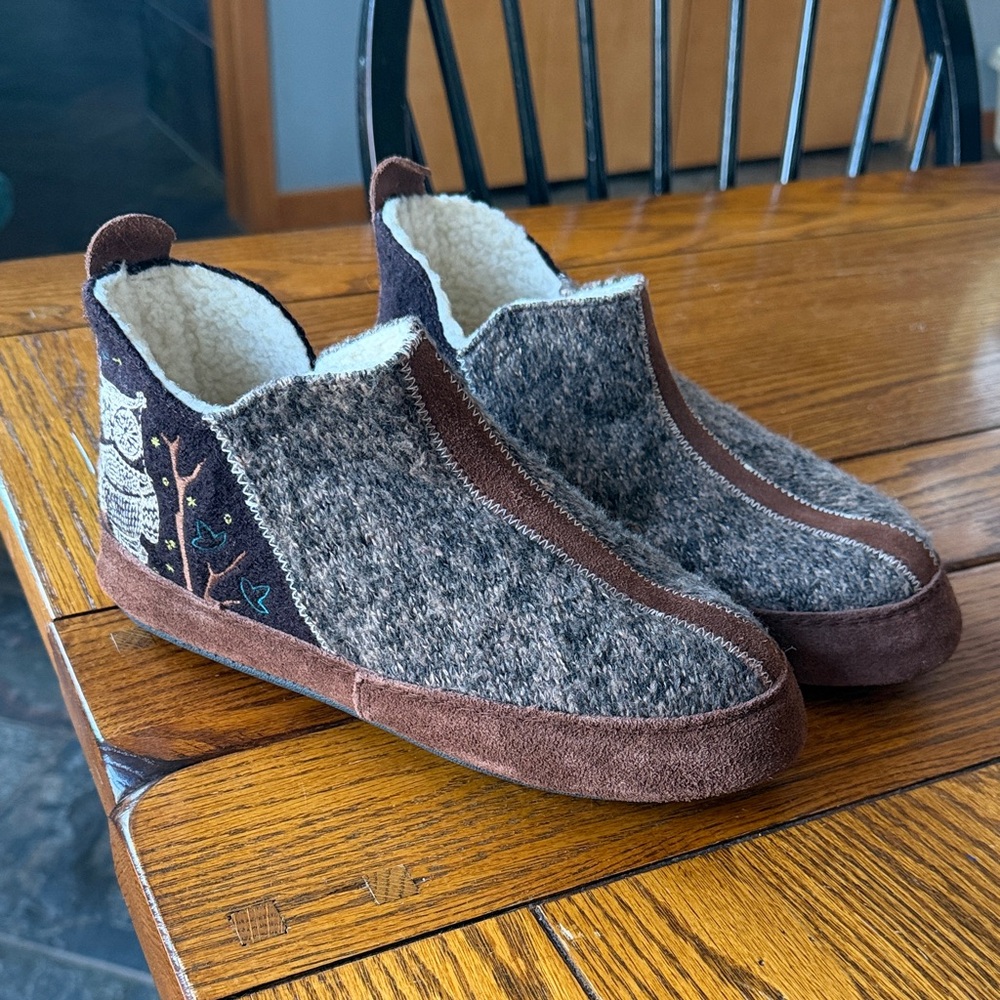 Acorn Women’s Forest Bootie Slippers (Size 6.5/7.5)